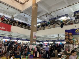 ドンスアン市場の1階の様子