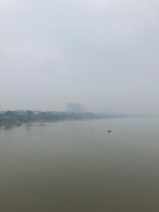 紅河|冬季ハノイ|ロンビエン側からハノイ市内に向けて撮影した写真