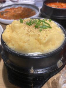 韓国の茶碗蒸しは日本のそれとは全く異なります。