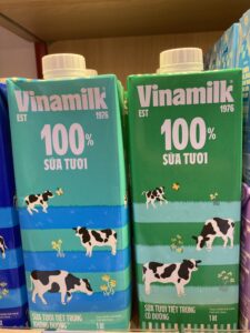 Sữa tươi tiệt trùng Vinamilk 100%